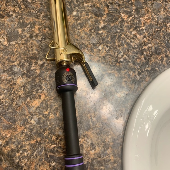 Hot Tools professional-1-1/4” curling iron. USED ONCE - Picture 4 of 7